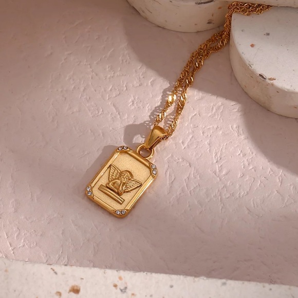 New Angel 18k Gold Pendant Necklace, nice Necklace, cute Necklace - Picture 5 of 6